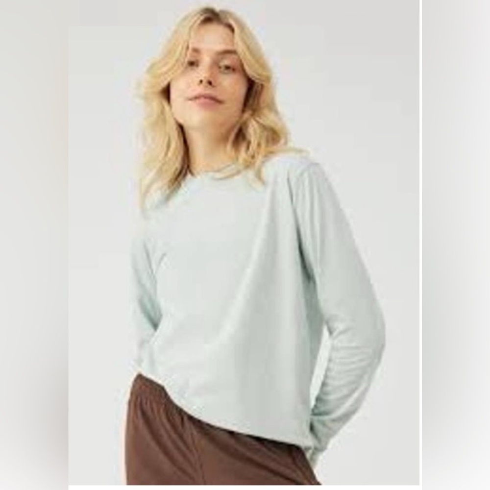 NWT Outdoor Voices Everyday Cotton Long Sleeve in Large in Jasmine
